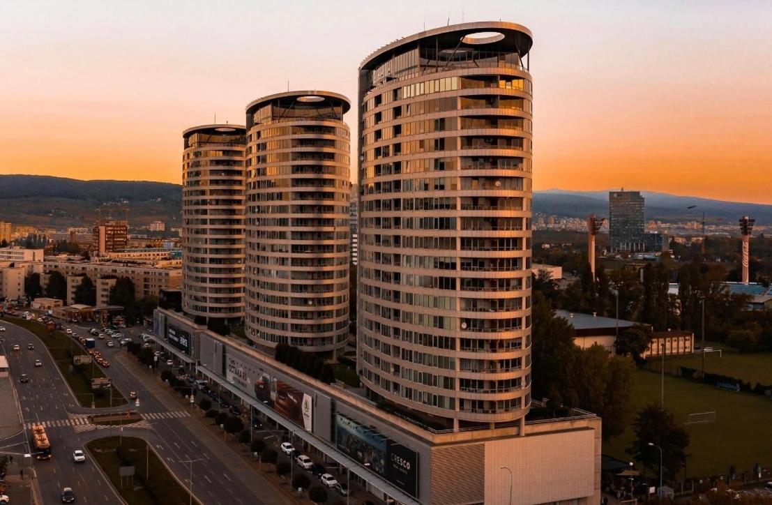 Three Towers With Beautiful View And Parking! Διαμέρισμα Μπρατισλάβα Εξωτερικό φωτογραφία