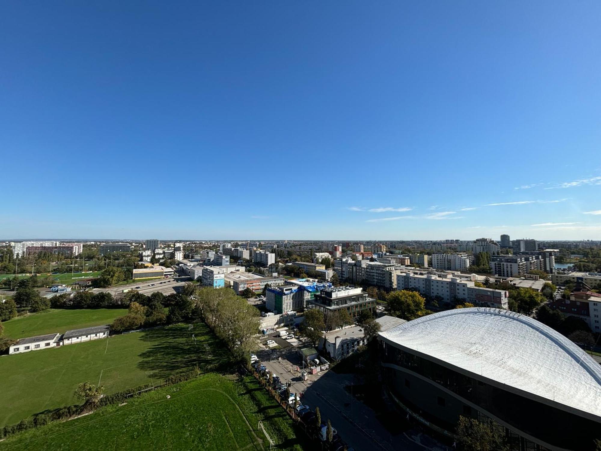 Three Towers With Beautiful View And Parking! Διαμέρισμα Μπρατισλάβα Εξωτερικό φωτογραφία